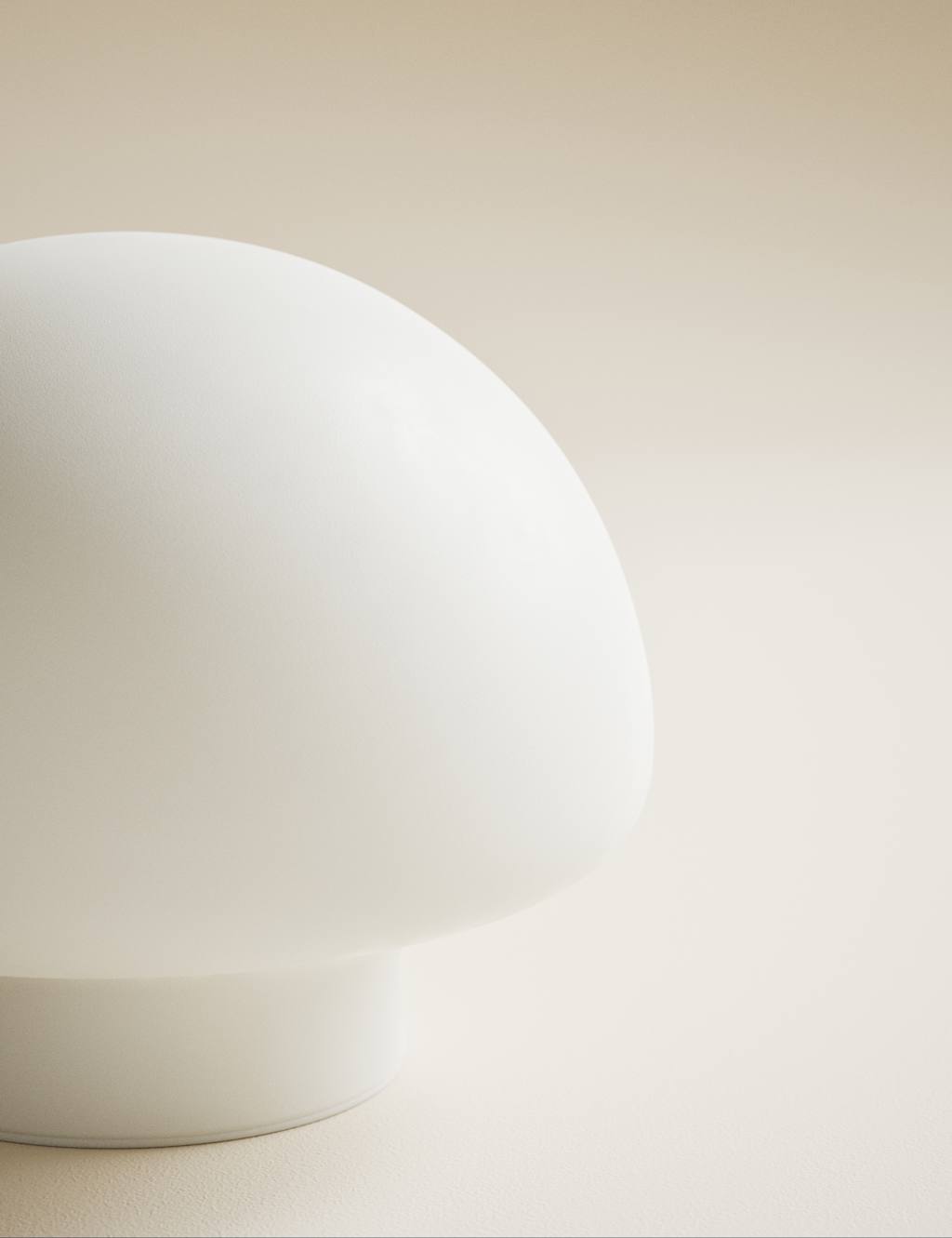 Button Rechargeable Table Lamp 4 of 5