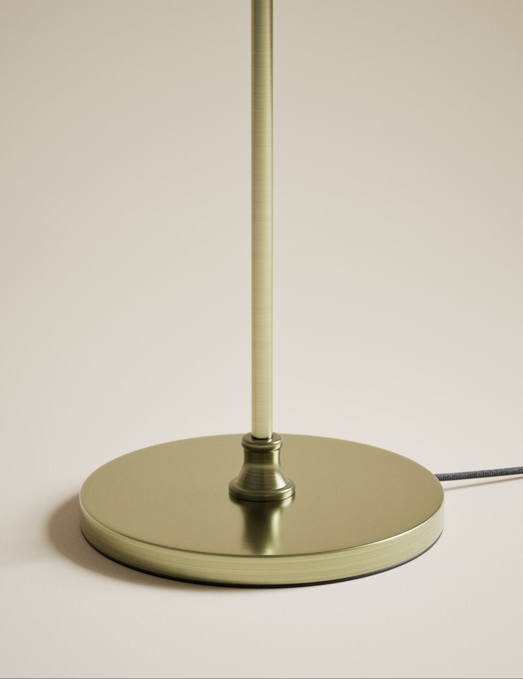 Wicker Scallop Shade Floor Lamp 4 of 5