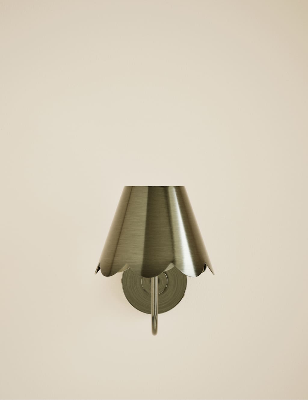 Metal Scallop Wall Light 3 of 5