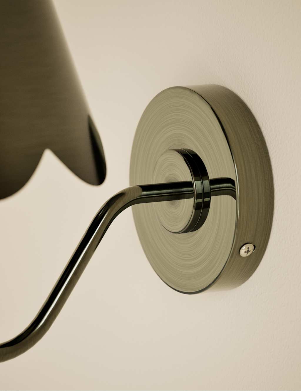 Metal Scallop Wall Light 4 of 5