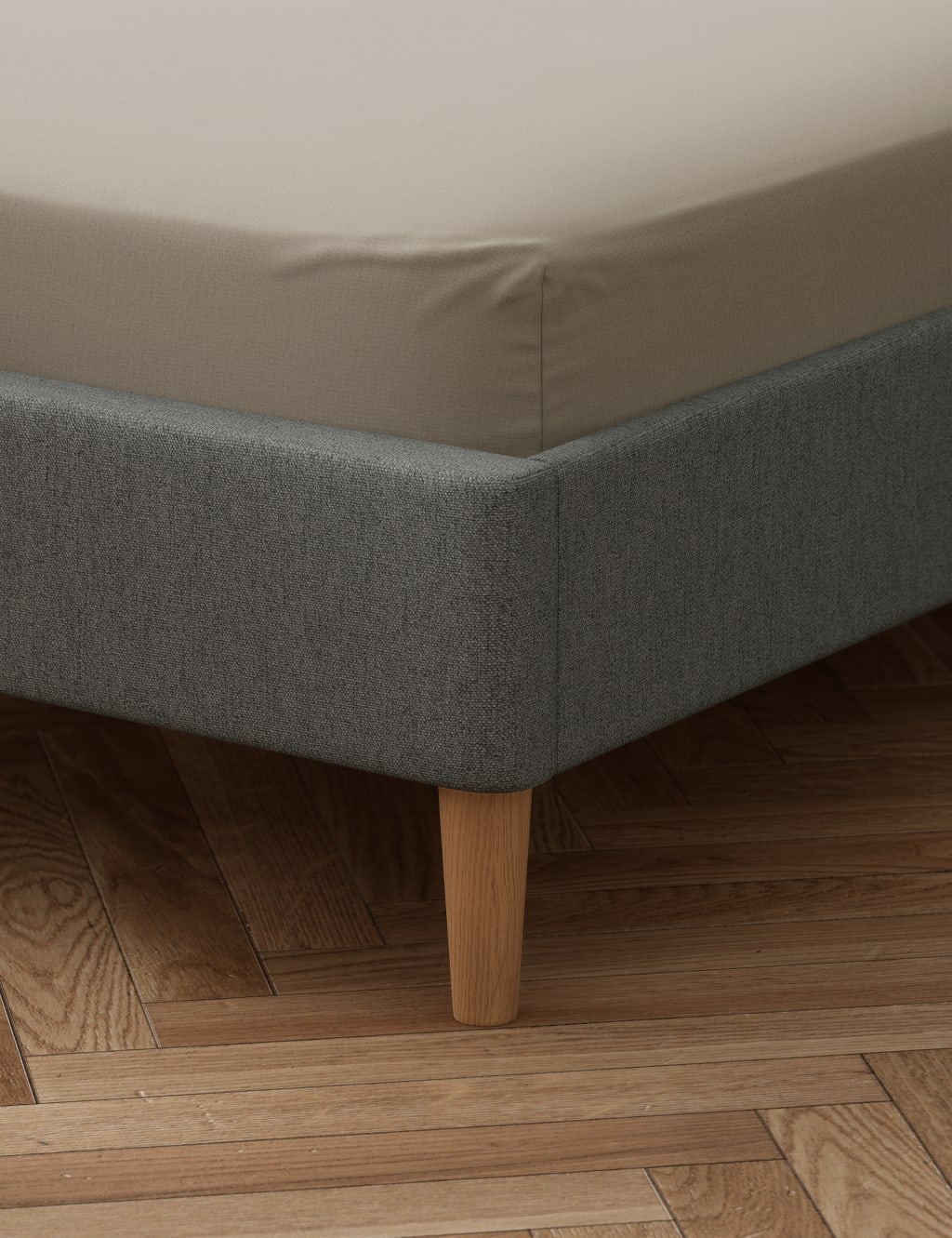 Comfortably Cool Lyocell Rich Fitted Sheet 1 of 2