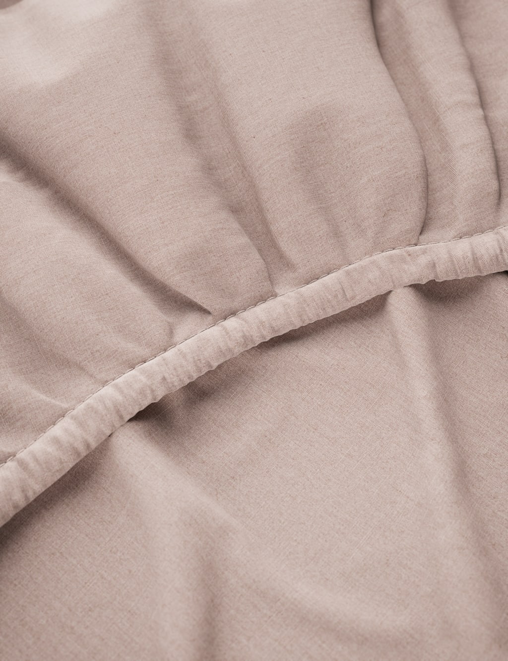 Comfortably Cool Lyocell Rich Extra Deep Fitted Sheet 2 of 3