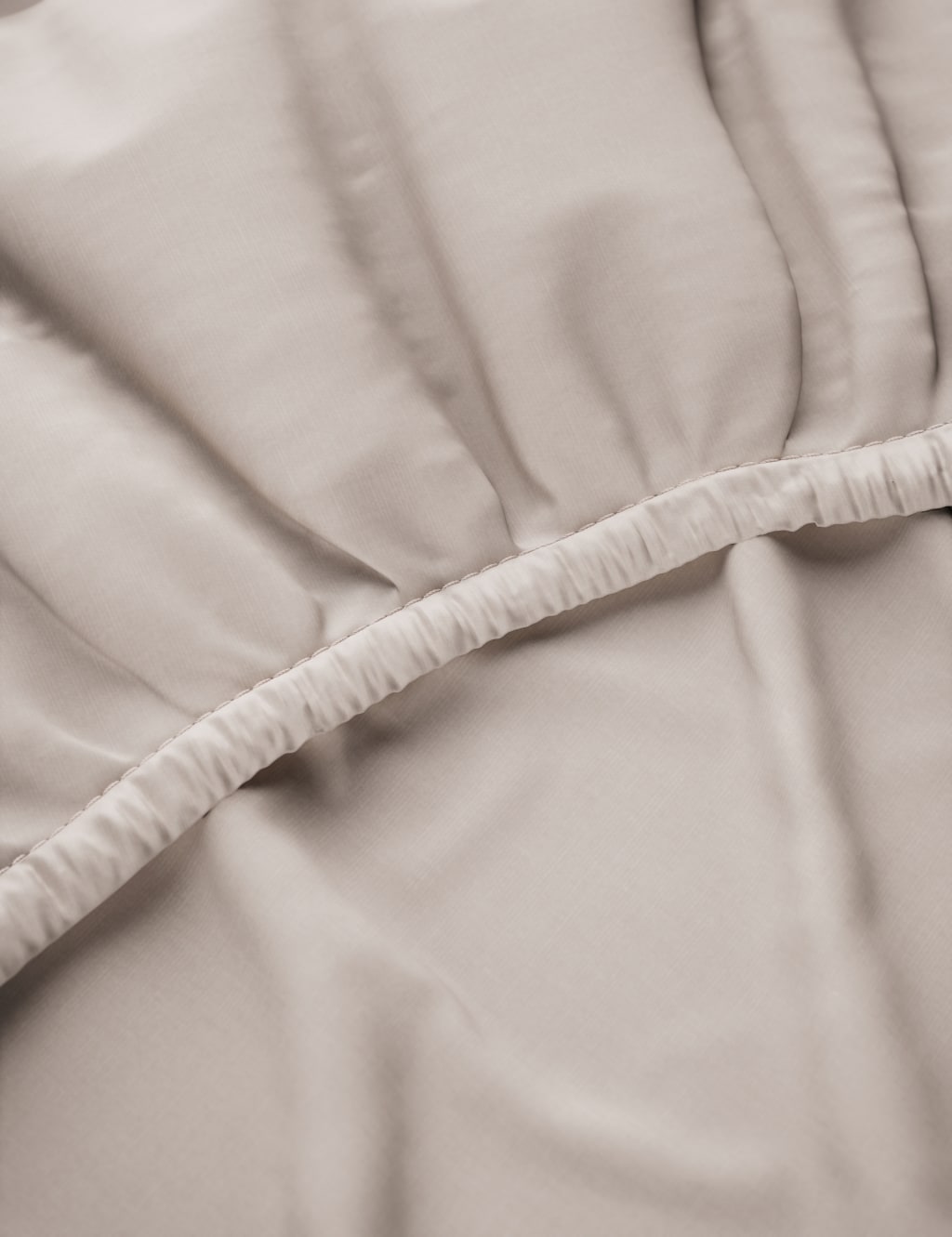 Egyptian Cotton 230 Thread Count Deep Fitted Sheet 2 of 3