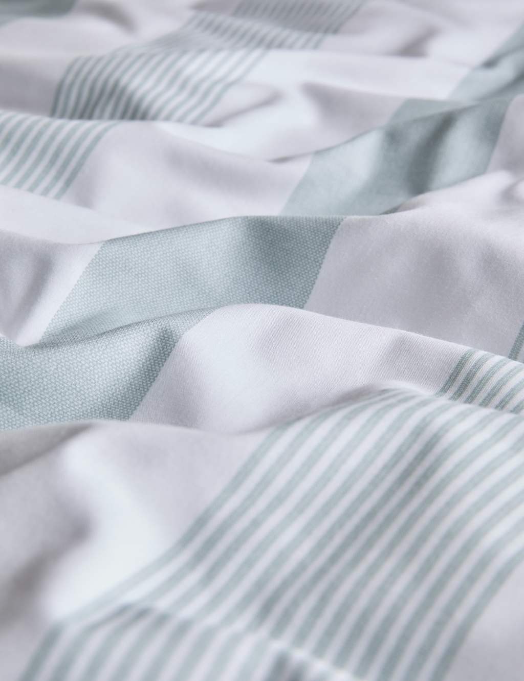Pure Cotton Hadley Striped Bedding Set 4 of 5