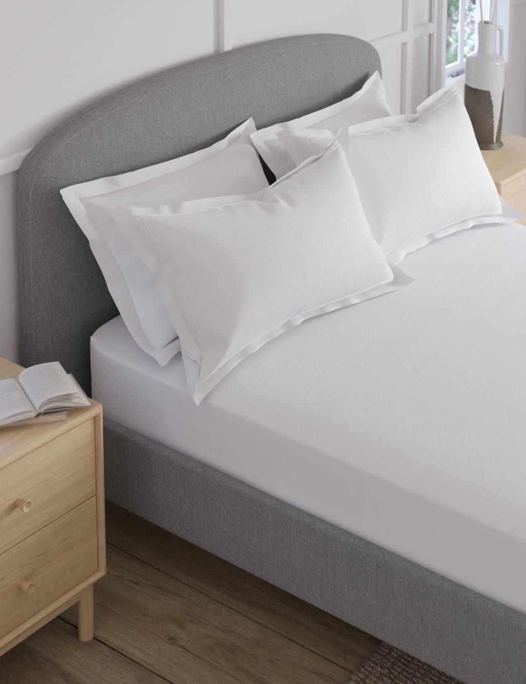 600 Thread Count Sateen Extra Deep Fitted Sheet 3 of 3