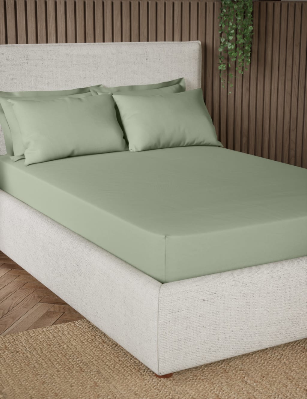 Pure Cotton 300 Thread Count Extra Deep Fitted Sheet 3 of 4