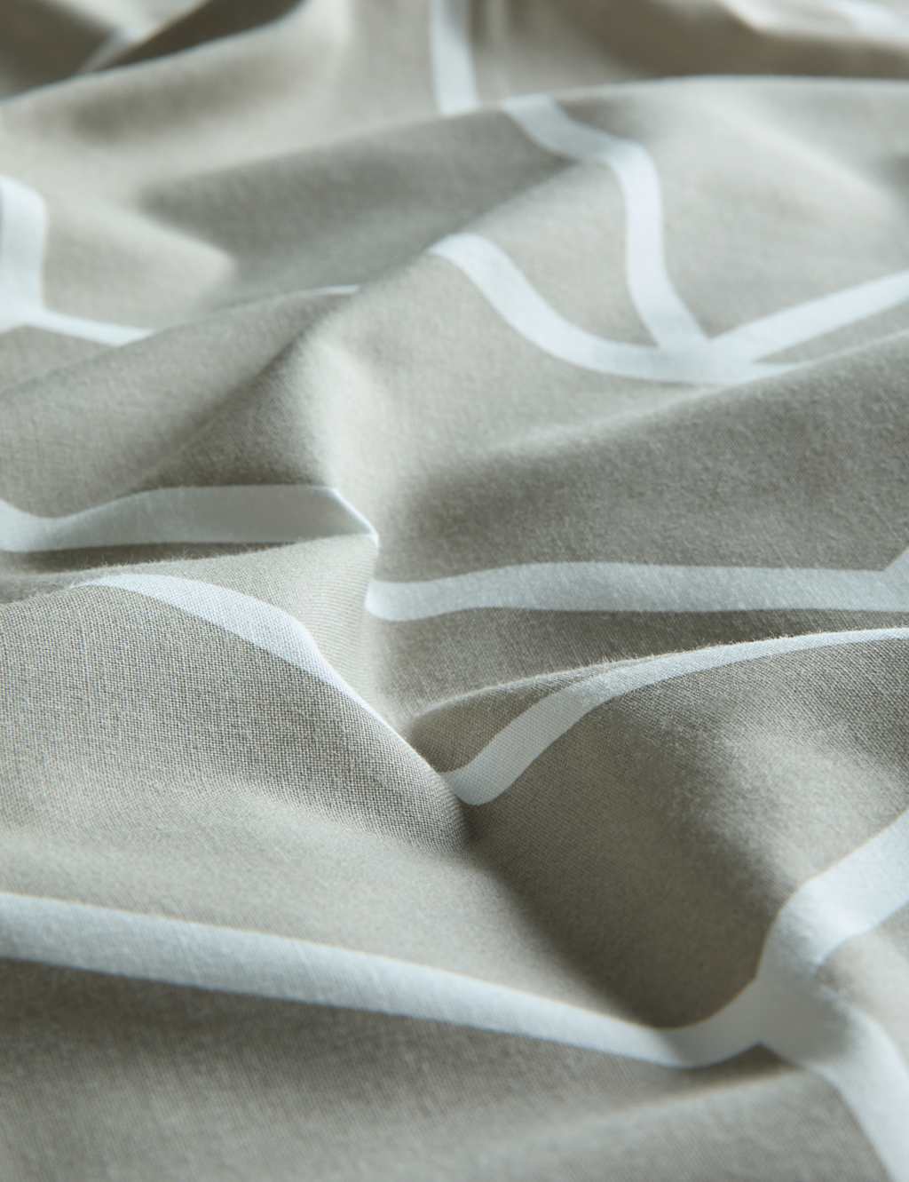 Cotton Blend Geometric Bedding Set 4 of 6