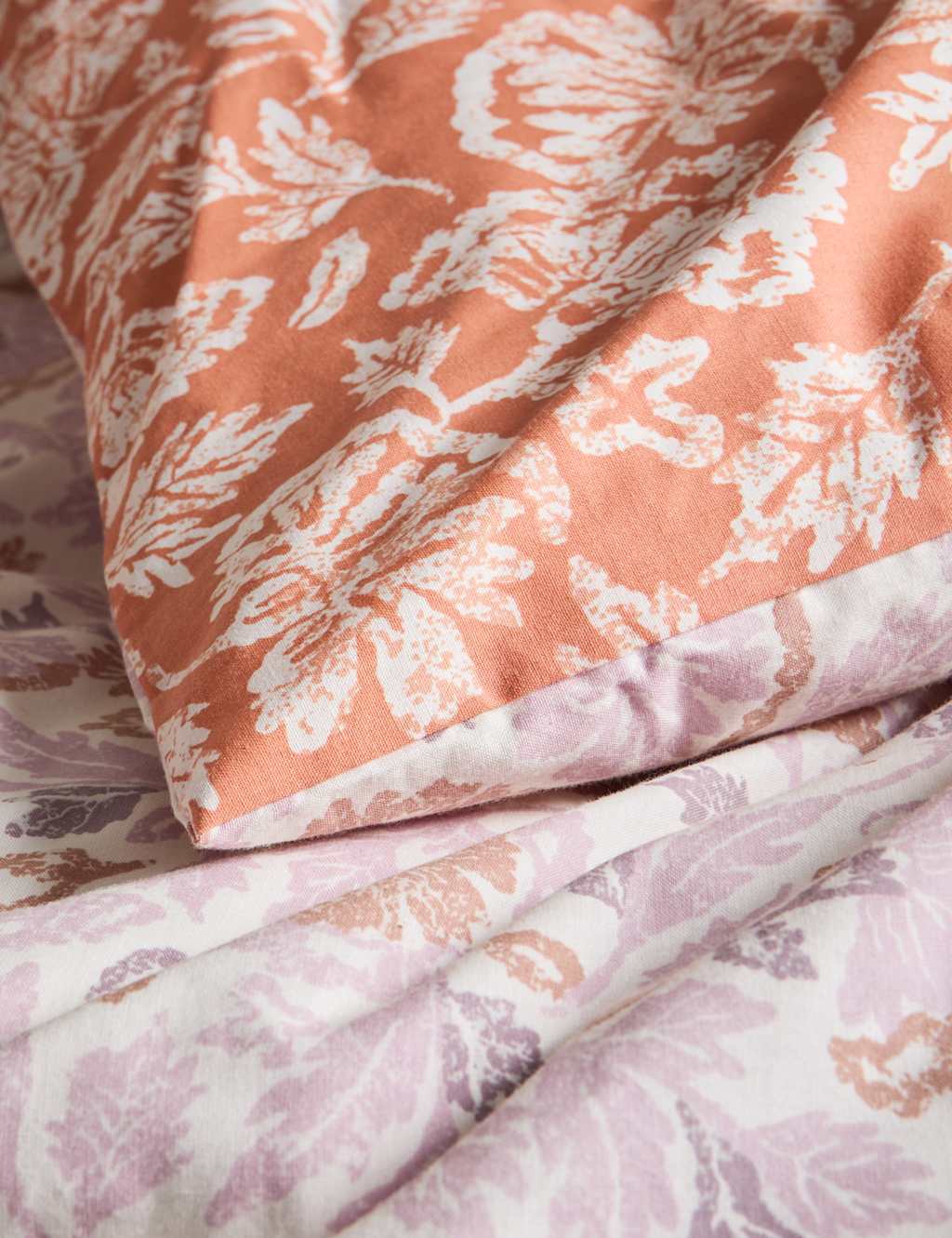 Cotton Blend Floral Bedding Set 5 of 6