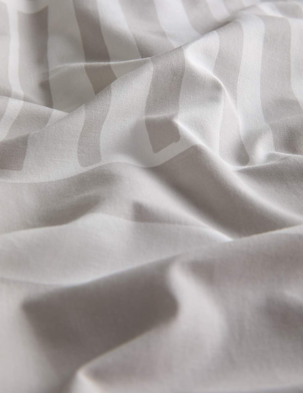 Cotton Rich Geometric Bedding Set 5 of 5