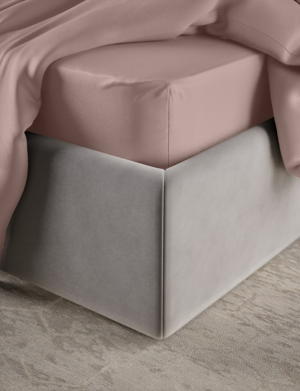 Egyptian Cotton Sateen 400 Thread Count Extra Deep Fitted Sheet 4 of 4