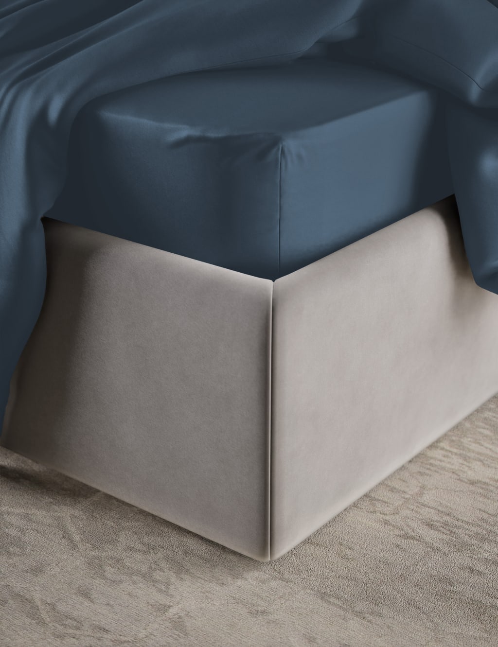 Egyptian Cotton Sateen 400 Thread Count Extra Deep Fitted Sheet 4 of 4
