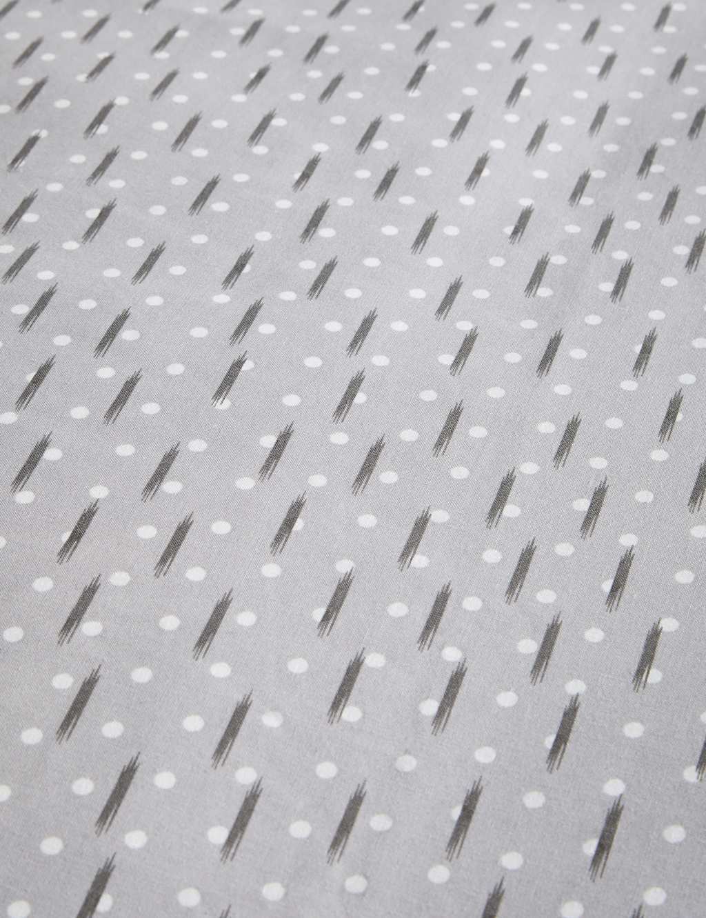 Cotton Blend Spotty Bedding Set 7 of 7