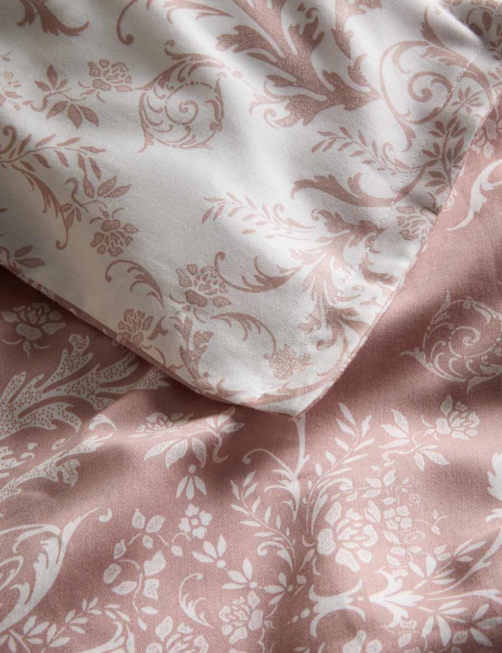 Aida-Alouette Damask Sateen Bedding Set 5 of 7