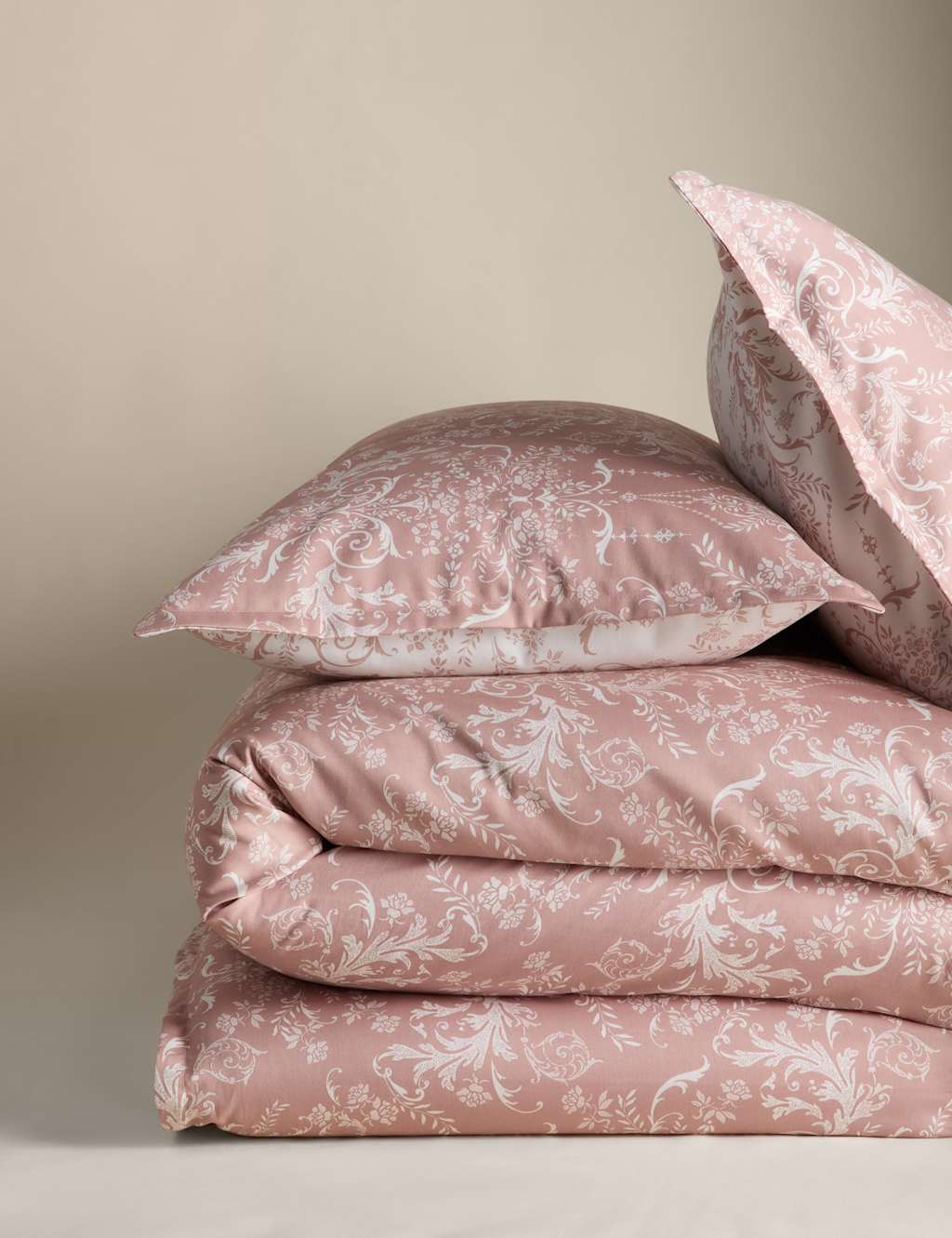 Aida-Alouette Damask Sateen Bedding Set 2 of 7