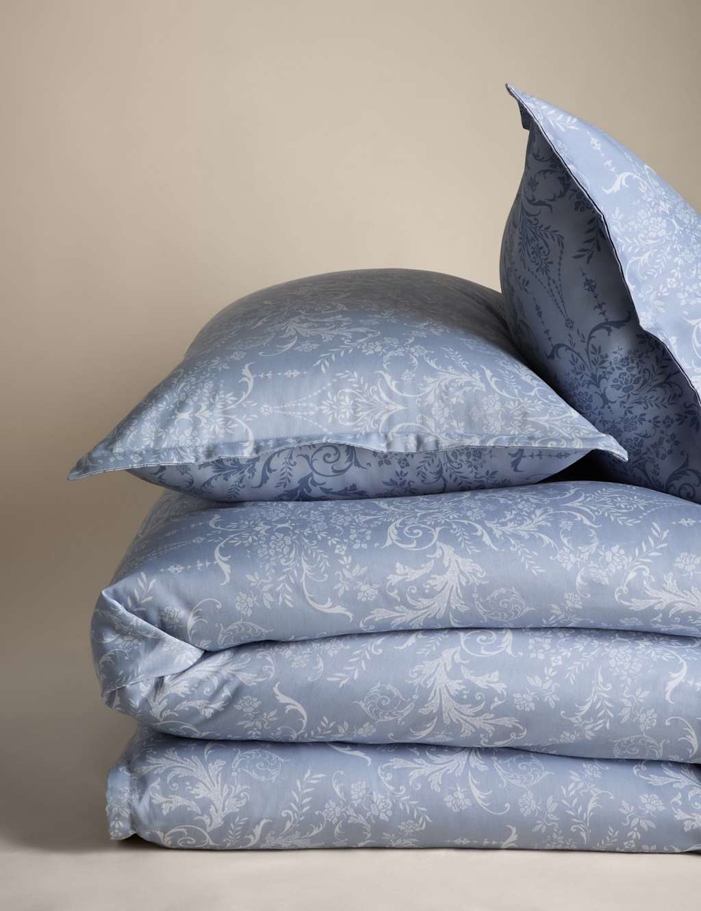 Aida-Alouette Damask Sateen Bedding Set 2 of 7