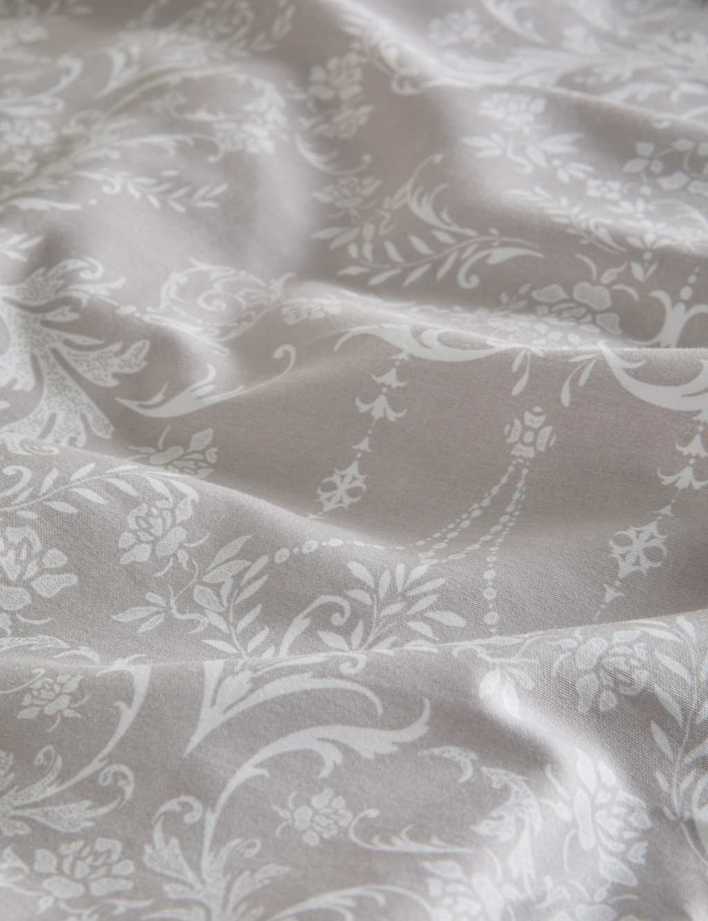 Aida-Alouette Damask Sateen Bedding Set 4 of 6