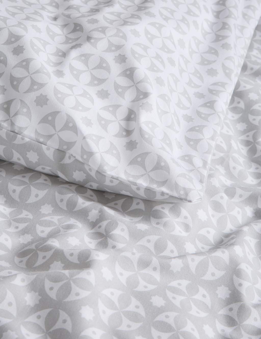 Cotton Blend Circle Star Bedding Set 6 of 6