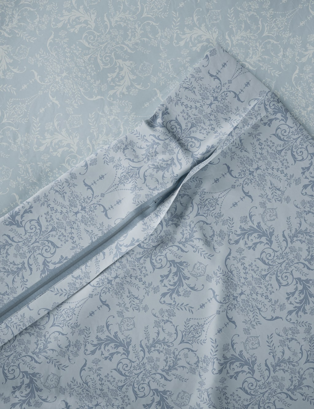 Aida-Alouette Damask Sateen Bedding Set 5 of 5