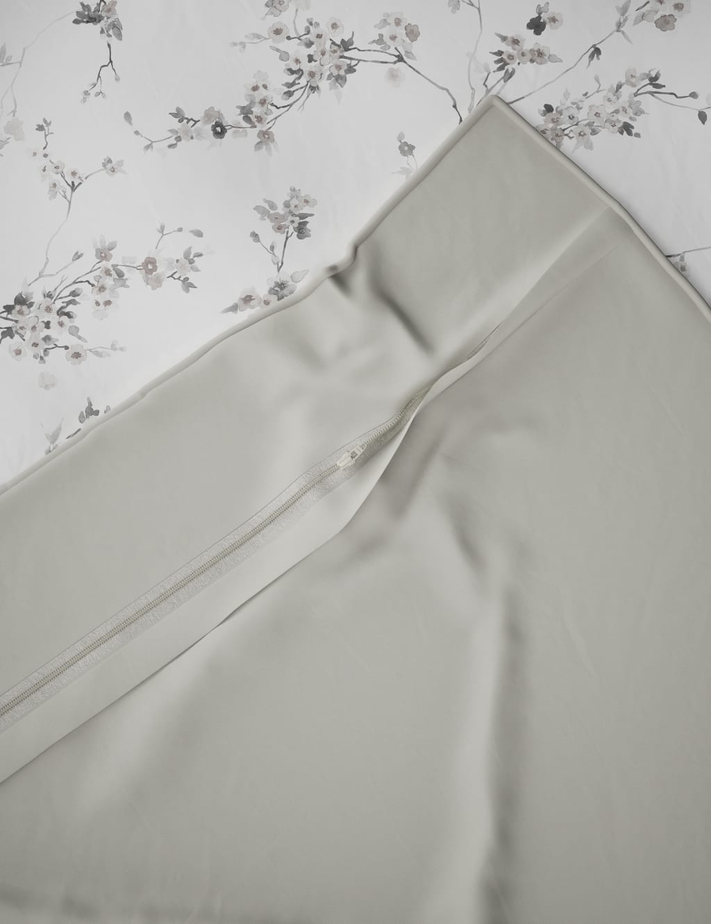 Pure Cotton Sateen Trailing Cherry Blossom Bedding Set