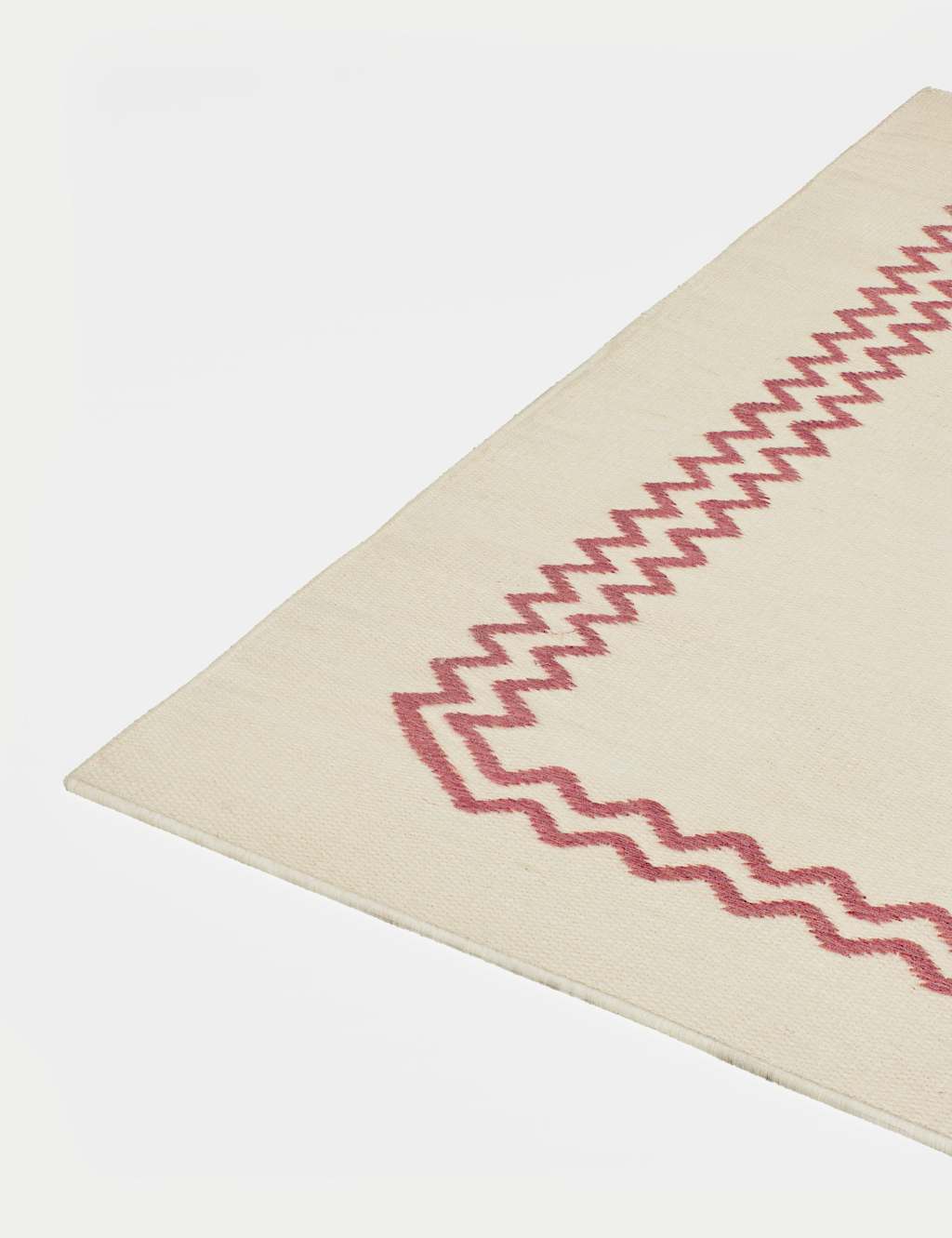 Wool Rich Scallop Rug 4 of 4