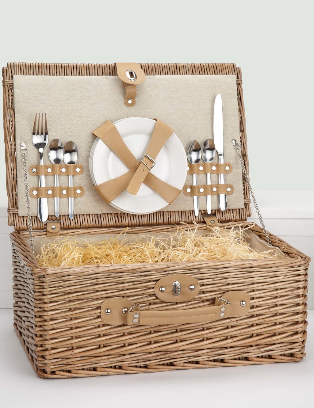 Luxury Picnic Hamper 2 of 3