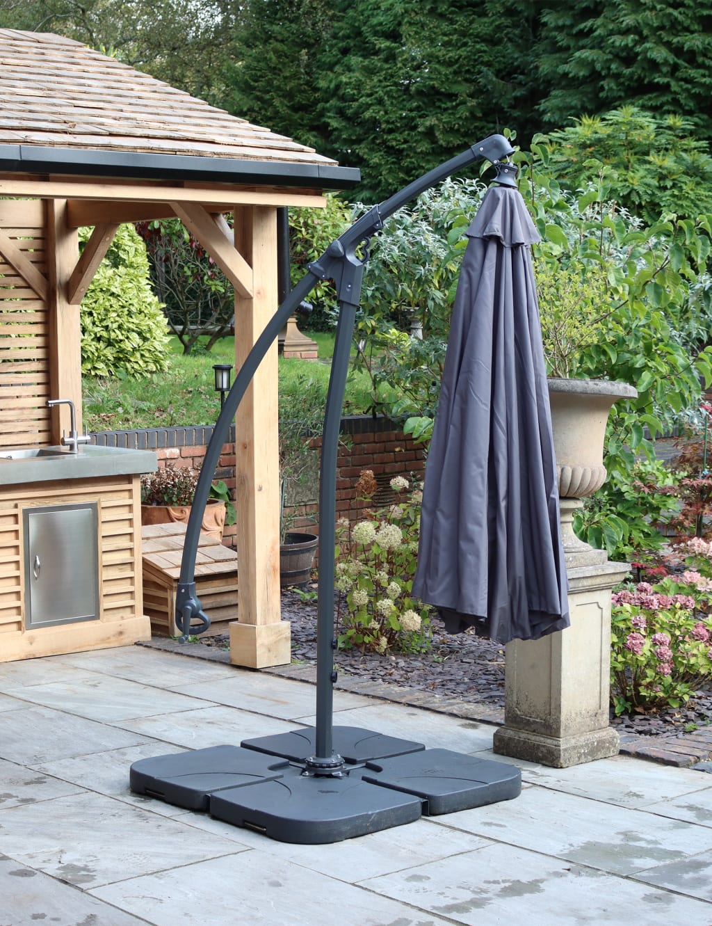 Deluxe 3m Cantilever Parasol 2 of 7