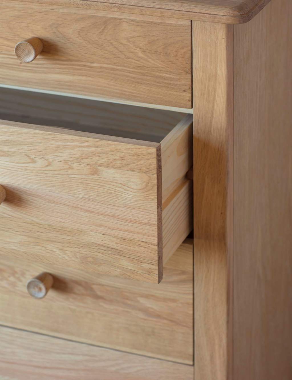 Wycombe 5 Drawer Chest 4 of 4