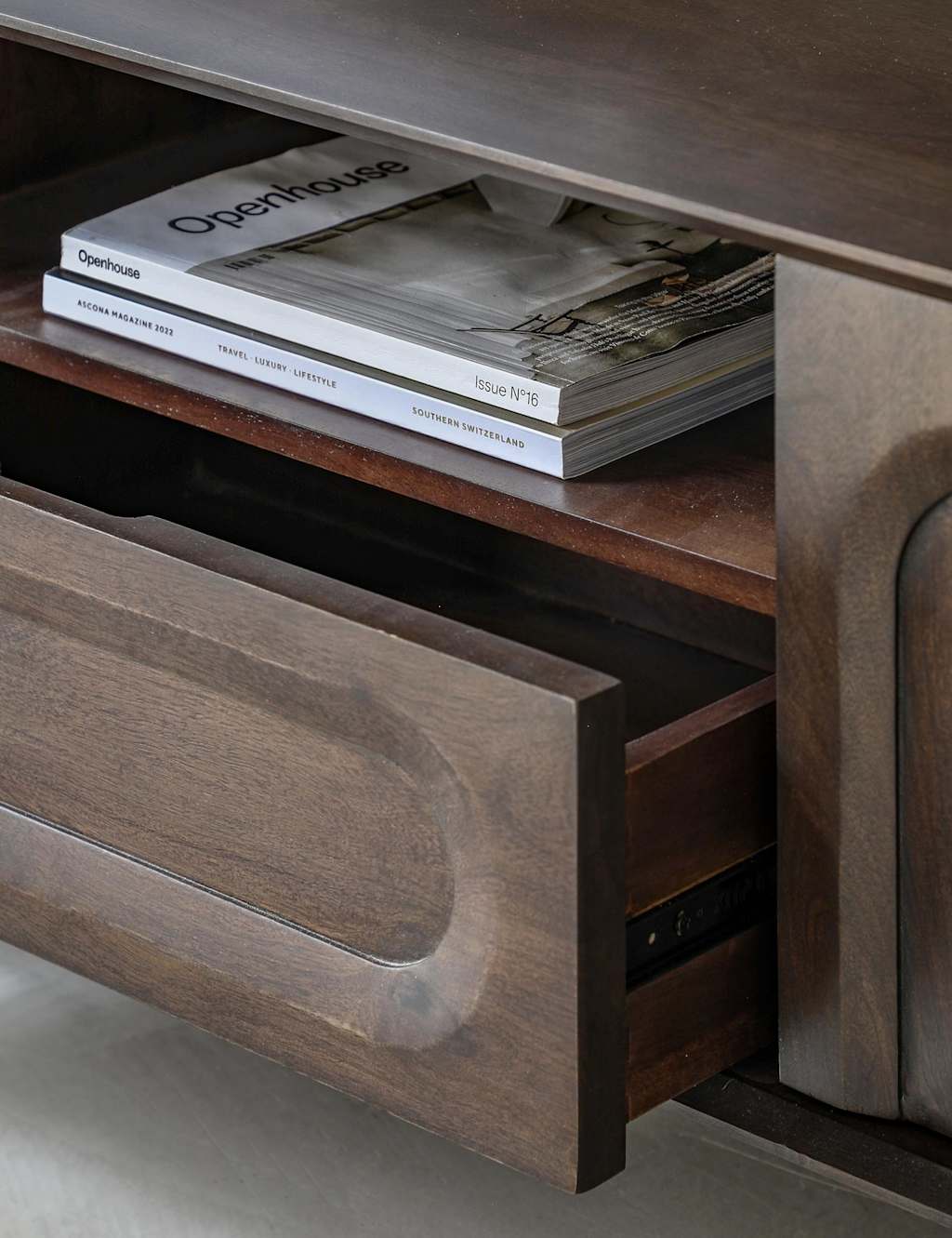 Arc Mango Wood TV Unit 4 of 5