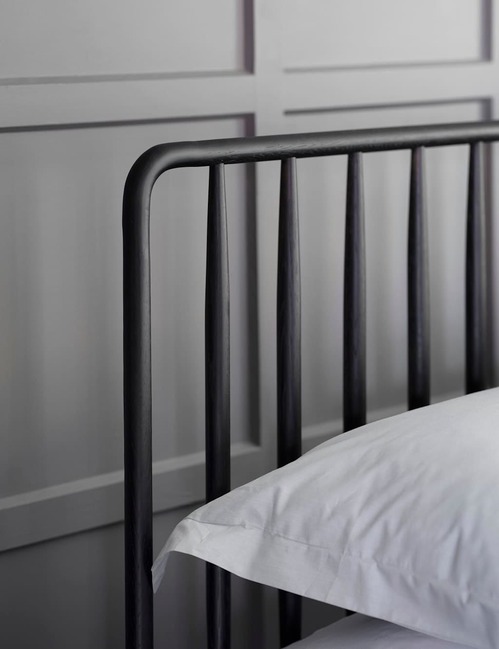 Wycombe Spindle Bed 3 of 4