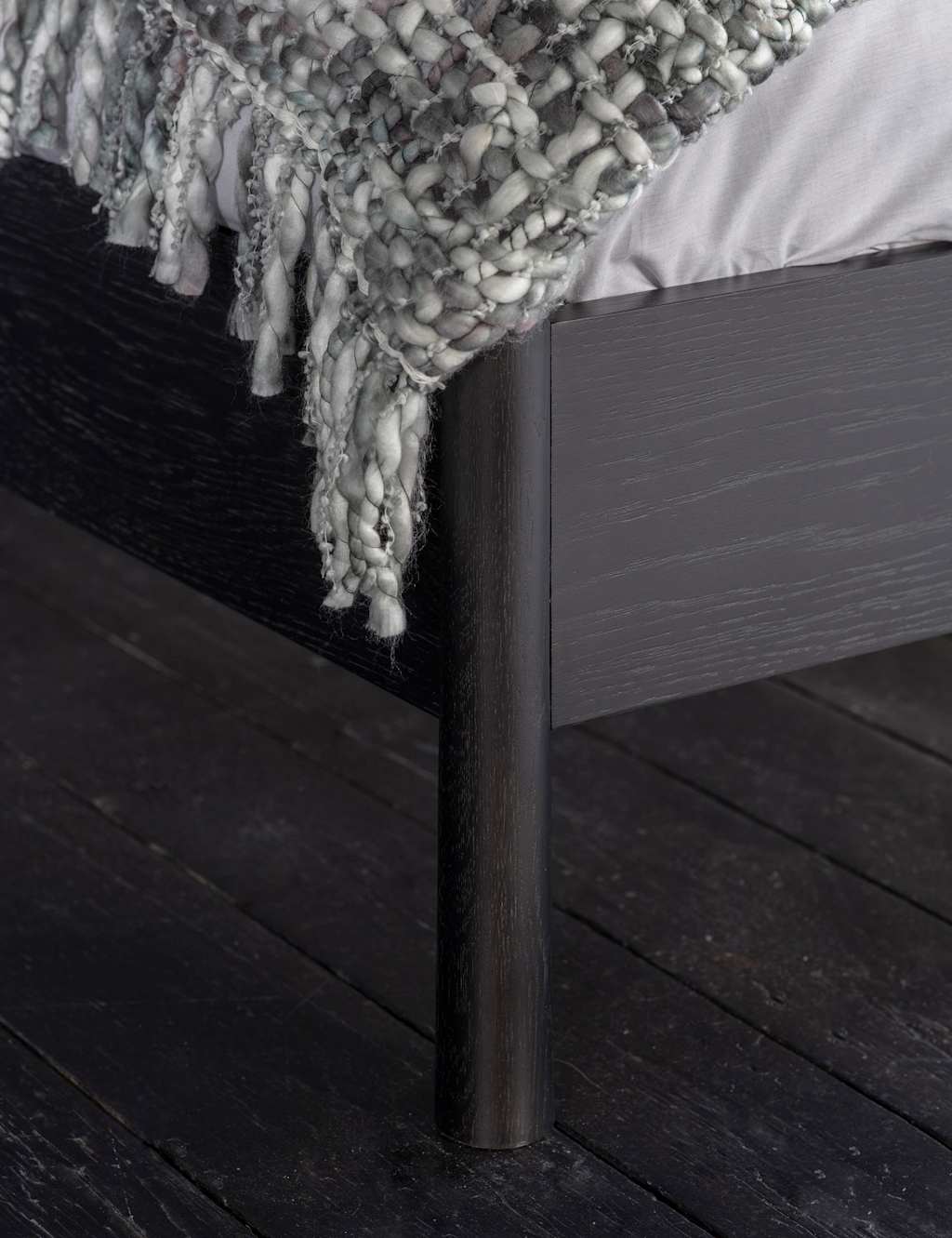 Wycombe Spindle Bed 4 of 4