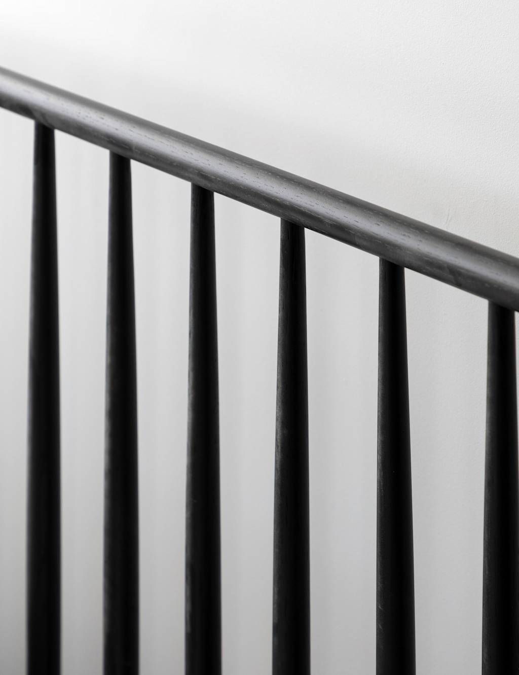 Wycombe 4'6" Spindle Bed 4 of 5