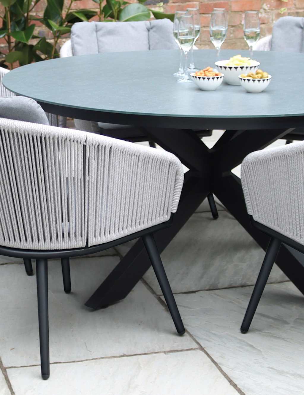 Aspen 6 Seater Garden Table and Chairs 3 of 5