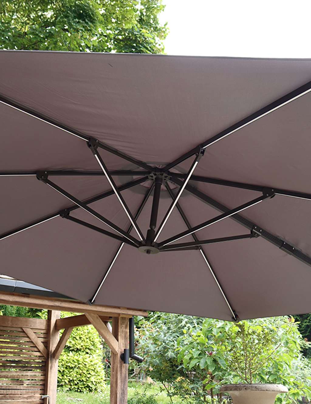 Round LED Parasol with Base 3 of 9