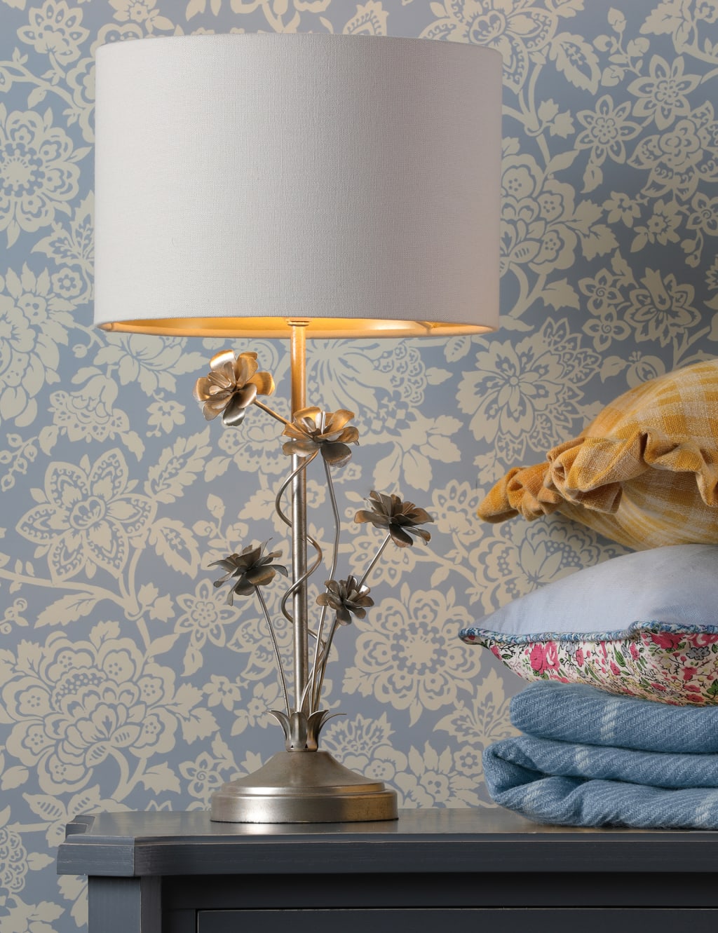 Lyndale Metal Table Lamp 2 of 4