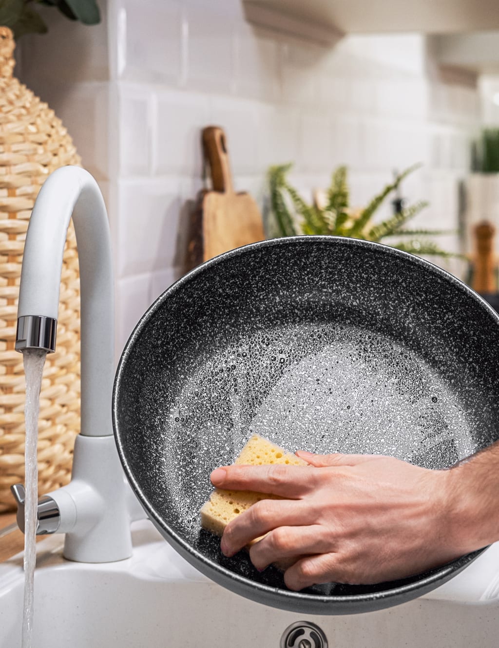 Scratch Guard 25cm Non Stick Frying Pan 3 of 6
