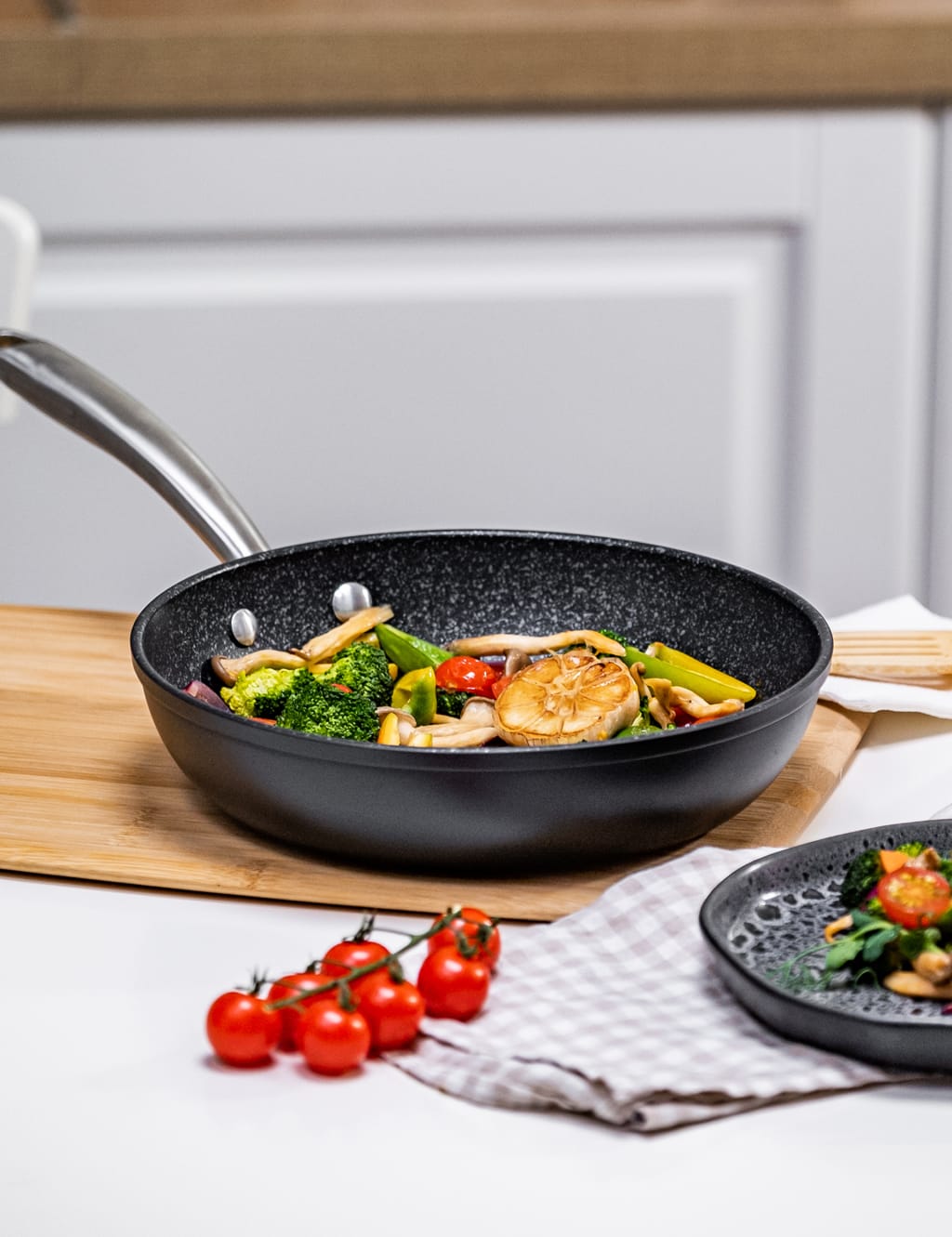 Scratch Guard 25cm Non Stick Frying Pan 4 of 6