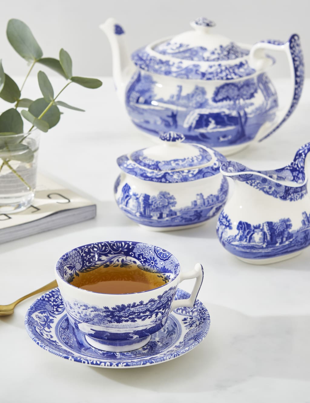 Set of 4 Blue Italian Cups & Saucers 4 of 8