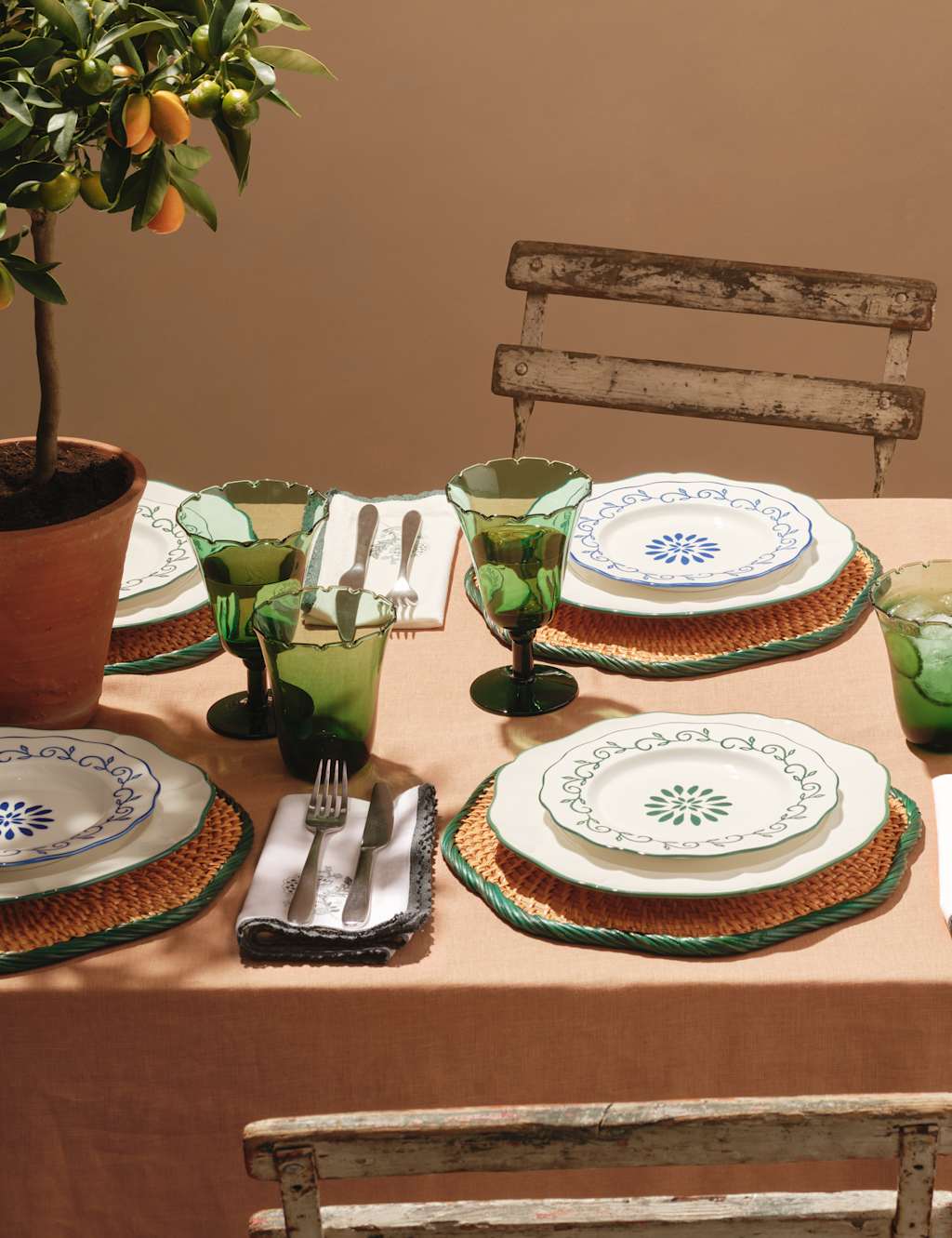 Set of 2 Rattan Scallop Placemats 5 of 5