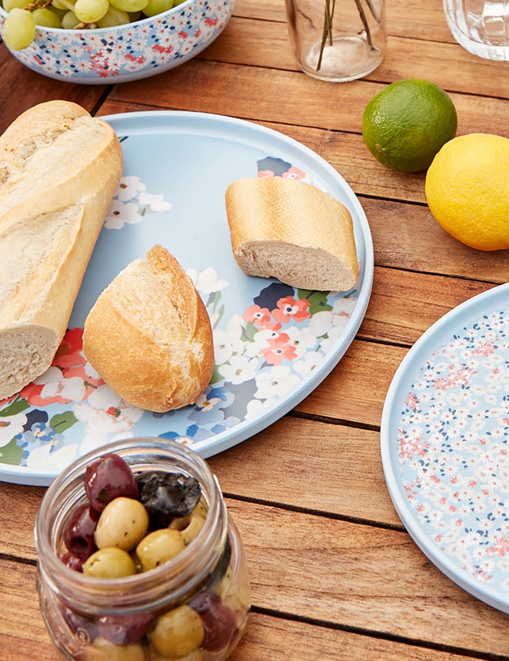 Set of 4 Joules Floral Picnic Plates 5 of 5