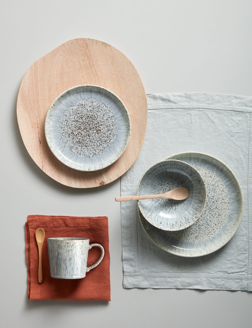 Set of 4 Halo Speckle Dinner Plates 6 of 8