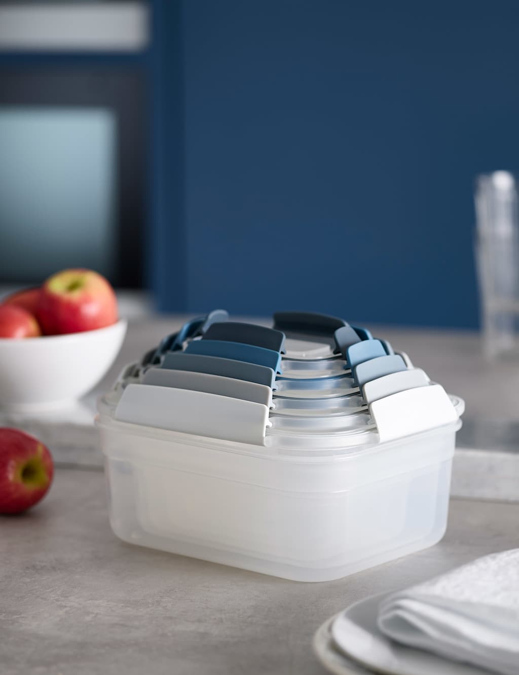 Set of 5 Nest Lock Storage Containers 3 of 7