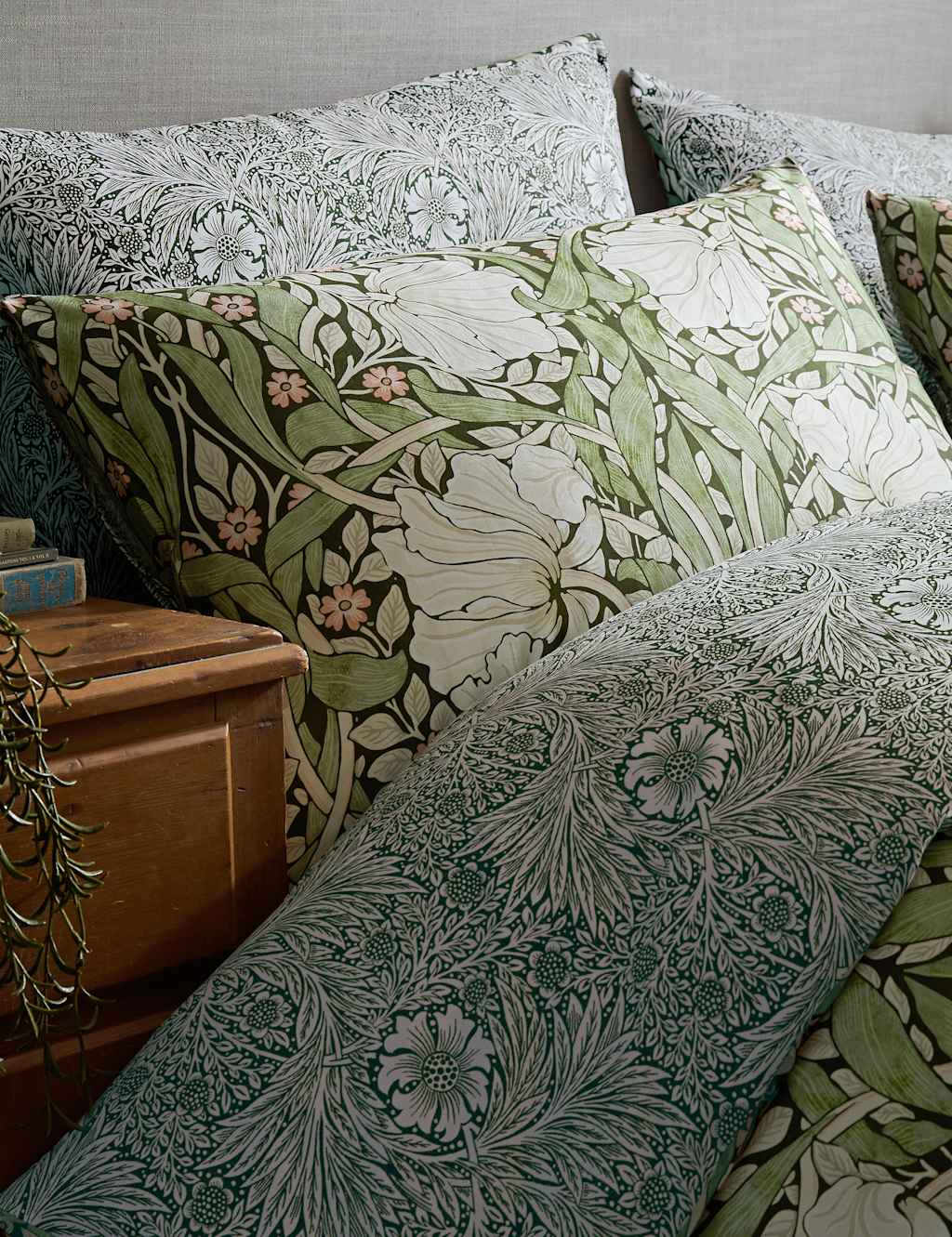 Pure Cotton Pimpernel Reversible Bedding Set 3 of 8