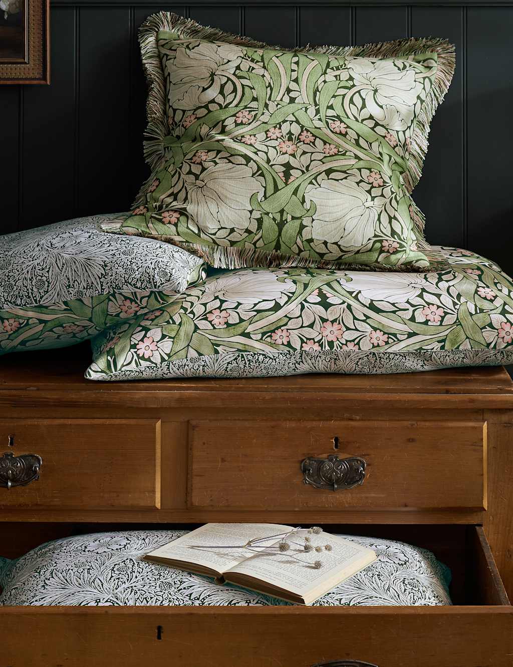 Pure Cotton Pimpernel Reversible Bedding Set 4 of 8