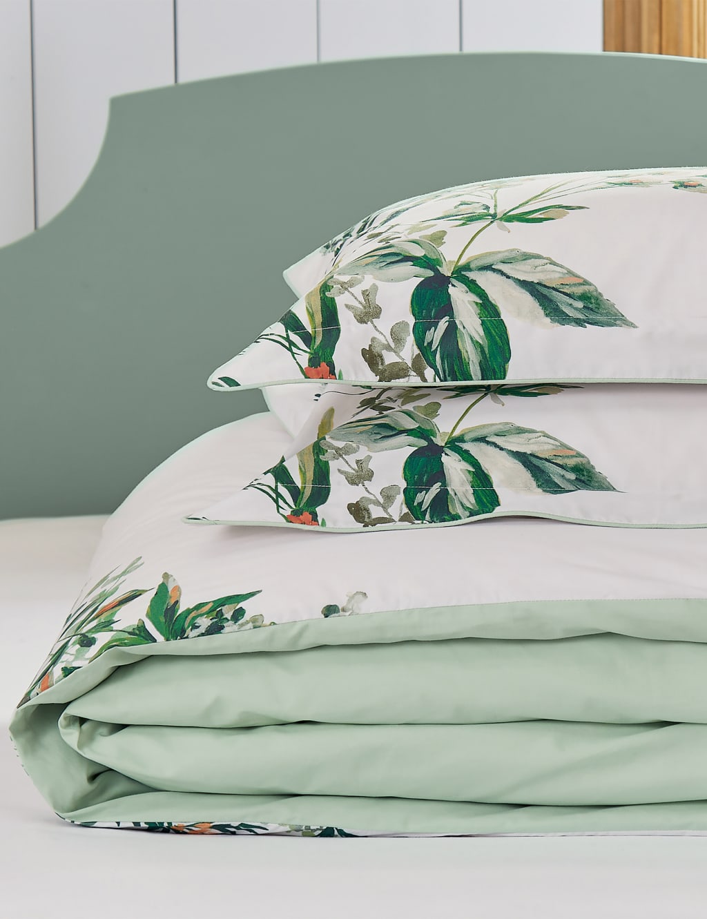 Pure Cotton Lakeside Floral Bedding Set 2 of 5