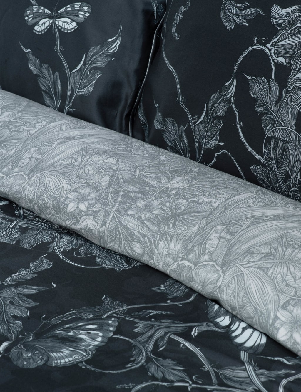 Pure Cotton Sateen Tendril Spill Bedding Set 3 of 9