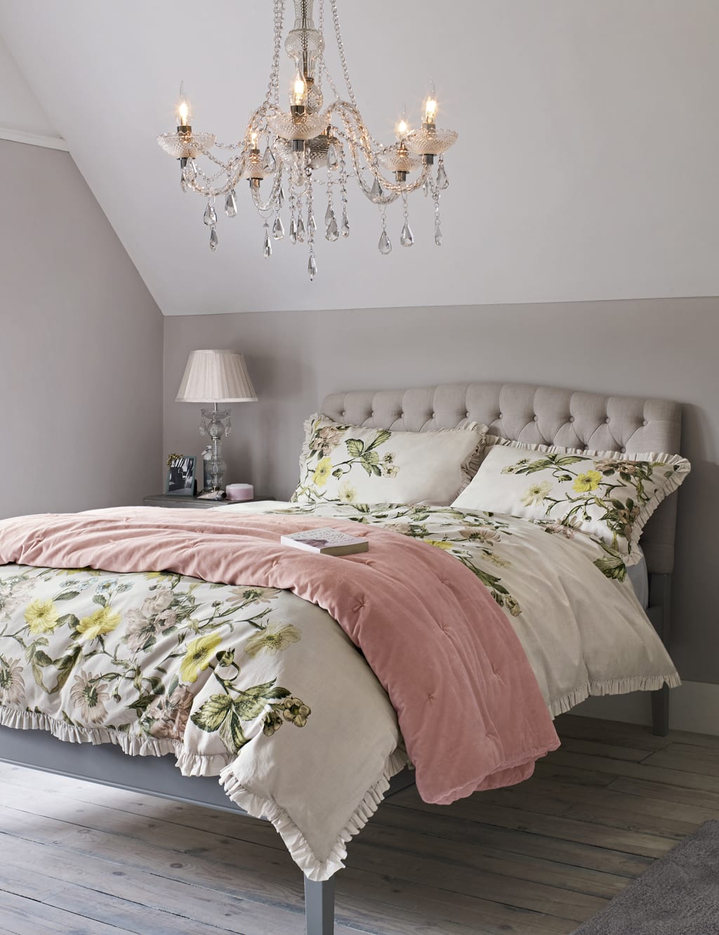 Velvet Tufted Small Bedspread 6 of 6