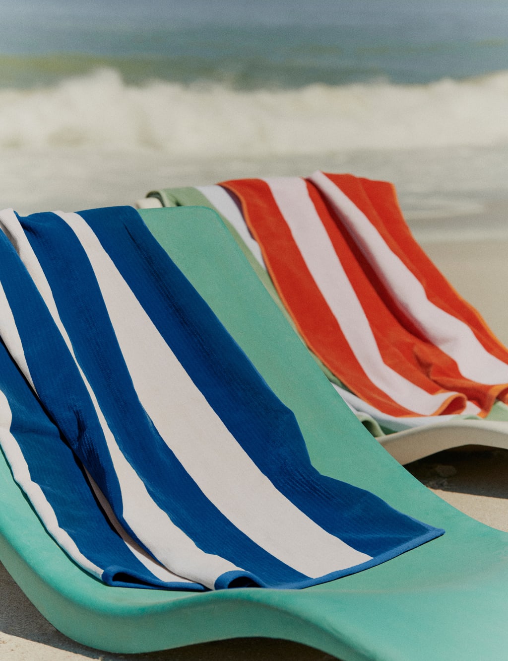 Pure Cotton Striped Sand Resistant Beach Towel 4 of 5