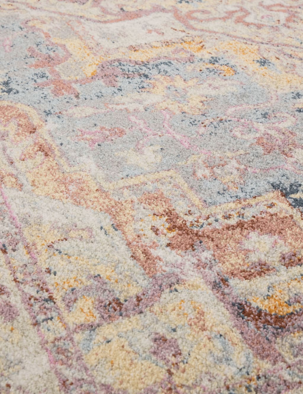 Flores Azin Rug 4 of 5