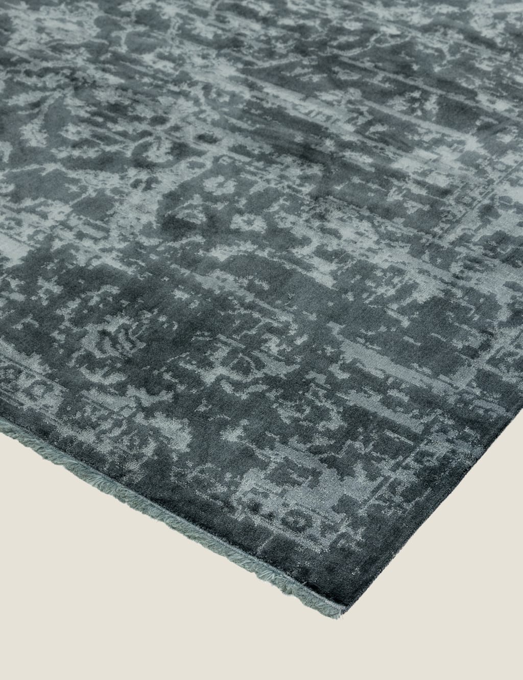 Zehraya Rug 4 of 4