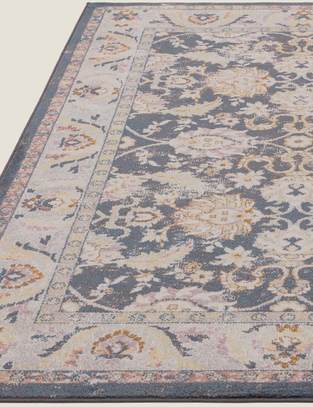 Flores Farah Persian Rug 3 of 5